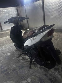 ماكس كوم • حديد • يدخن