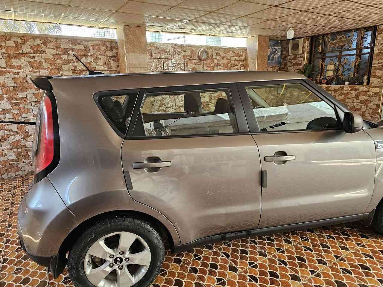 السلام عليكم كيا صول للبيع موديل 17  محرك كير صدر جيد تبريد ثلج رقم اربيل  سعر 10,000$ هاتف *********** مكان السياره  الديوانيه  دور الضباط  محرك 1600
