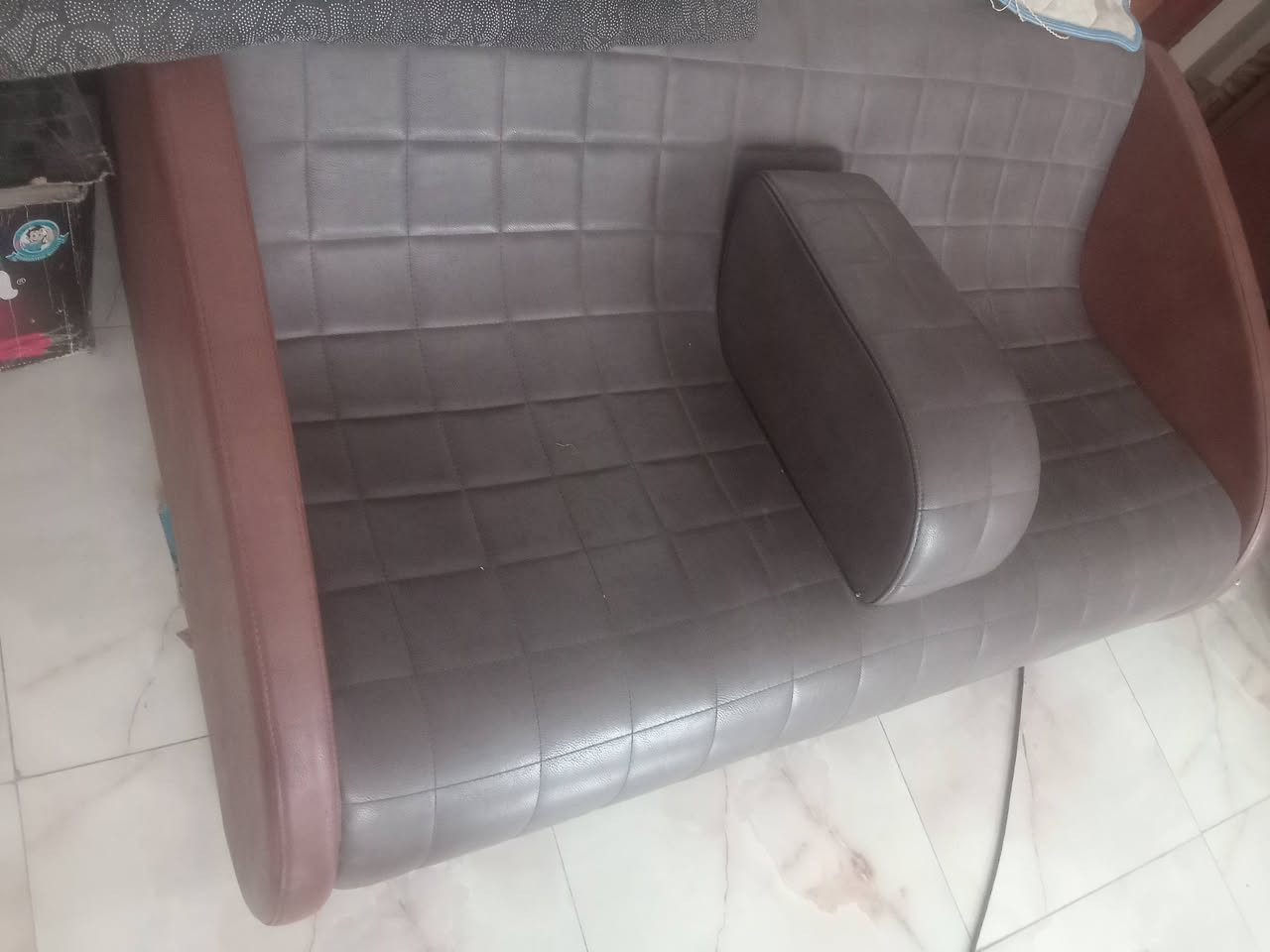 اثاث صالون نسائي نظيفات جدا استعمال قليل صناعه تركيه خاصه ستيل ذهبي اصلي قماش وتر بروف اليحب يشتري يتصل خاص


**إذا كنت صاحب هذا الإعلان وتريد حذفه لأي سبب، رجاءا أرسل رسالة إلى الدعم الفني**