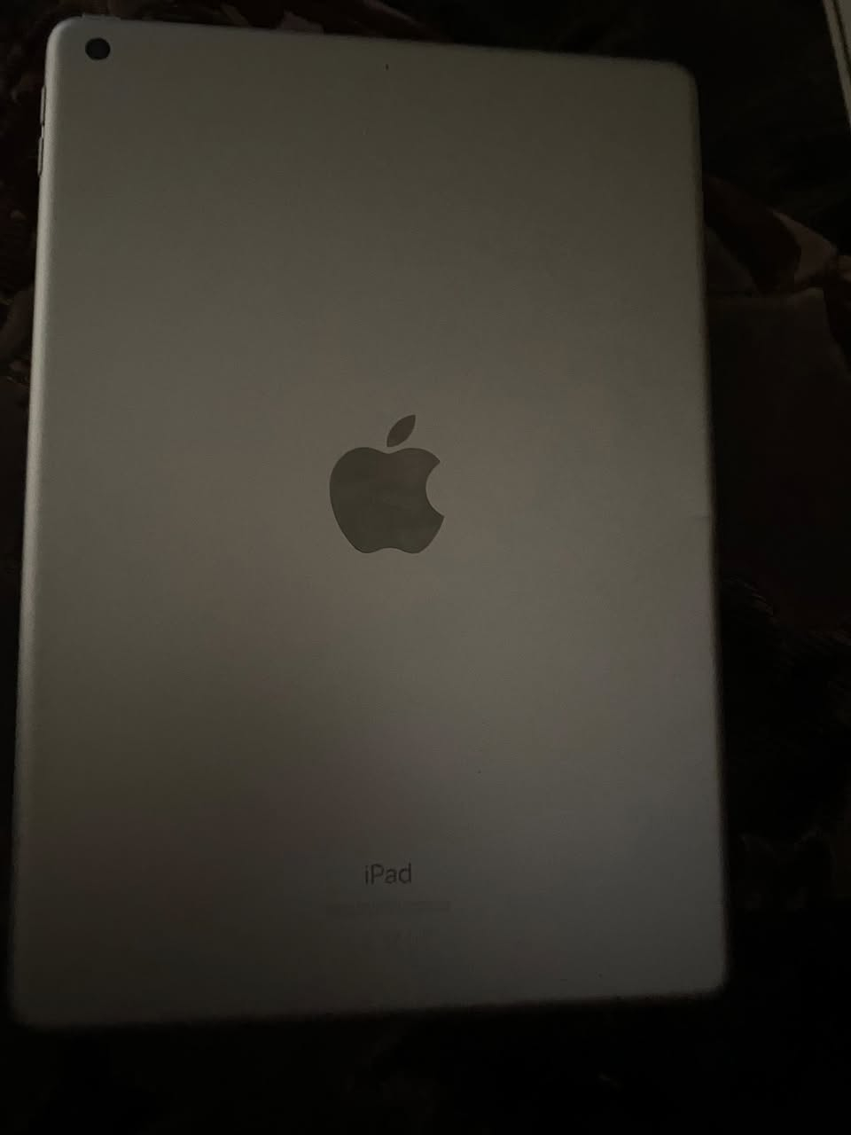 السلام عليكم ايباد 8 محدث اخر نسخه كلش نضيف ممصلح ابد باتري 98 جهاز كلش جديد  ذاكره 32 مابي ولا شخط فقط بي طعجه زغيره  مماثره ابد سعر 175 وبي مجال مستعجل عل بيع  ممتواجد عل فيس بوك رقمي ***********/ *********** ماعندي واتس اب
