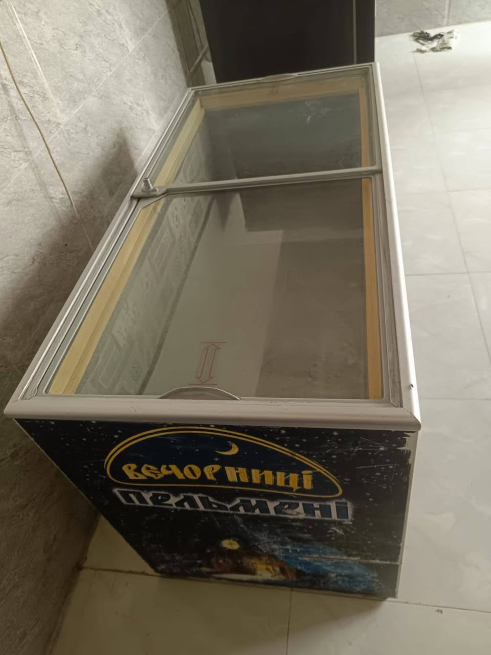 سلام عليكمعندي عارضة طرحيةمال أسواق مستخدمةبدون تصليح وبدون خياس، العارضة نظيفة 👍التجميد فول ثلج ❄️اللي يهمه يراسلني خاص 
*********** واتساب
