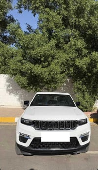 ياالله السلام عليكم جيب كراند شيروكي 4XE 2024 وارد امريكي  مرقم بغداد ...