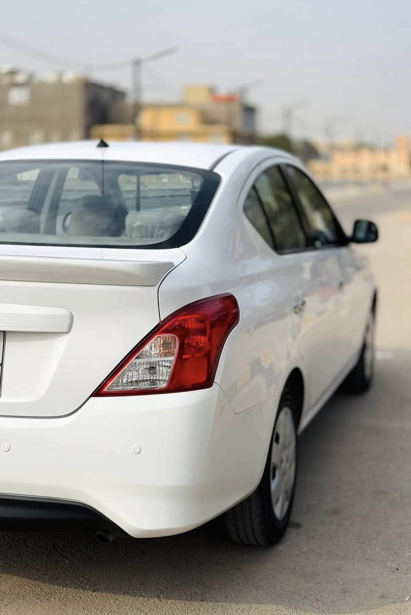 صني هندي 2022 رقم اربيل
بليته زرگه و ممشى ٧٠ الف
السياره استخدام نظيف و سبير ما نازل
بلوجكتر و تحكمات ستيرن و حساس خفلي اصل
سياره مكفوله كير و محرك بيها بارد جداً بسيط باب خلفي موضح بالصوره
السعر ١٢٢ مع مجال بسيط 
مكان السياره النجف 
الاتصال ***********
