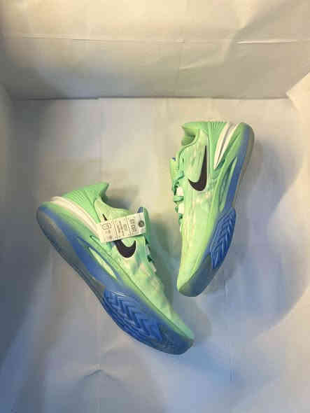 Nike zoom gt 2.0 اصلي جديد غير مستخدم قياس 44(28cm) بدون كارتونه كامل الختومات صنع فيتنام باركود شغال دبان مختوم بالرقم التسلسلي الحذاء قالبه رياضي يلبس 44 و 43 باريحيه، السعر 45 الف دينار للتواصل خاص او واتساب ***********

