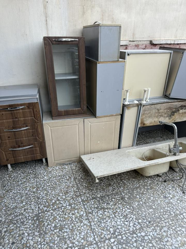 سلام عليكم     كاونتر لل بيع درجة أولى كامل هوه وملحقاته   نضافة ب نسبة 70 ب مئة
السعر 250 الف قابل لل تفاوض 
الموقع الزعفرانية فلكة المعهد 
 ***********
