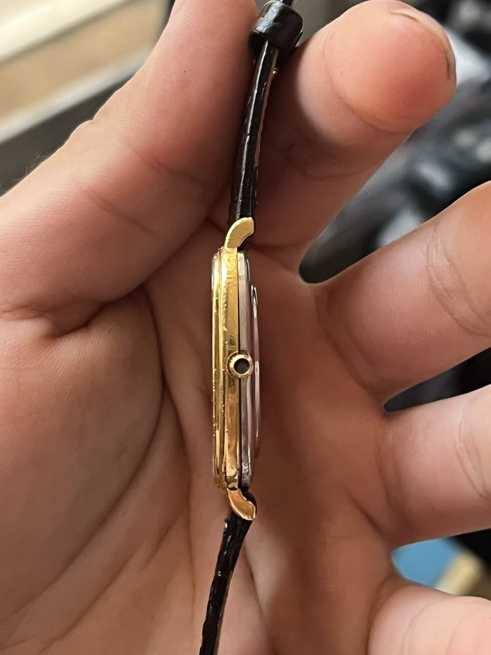 لونجين كوارتز يا شباب
الابعاد ( العرض 31mm , الطول 34mm ) 
السمك ( 6mm ) شبه قشطه
المينا مغبره 
تغليف ذهب 20 مايكرو 
النضافة 95‎%‎
كامل الساعه بلاد فقط البك مستبدل 
للاستفسار عن السعر يرجى المراسله خاص


**إذا كنت صاحب هذا الإعلان وتريد حذفه لأي سبب، رجاءا أرسل رسالة إلى الدعم الفني**