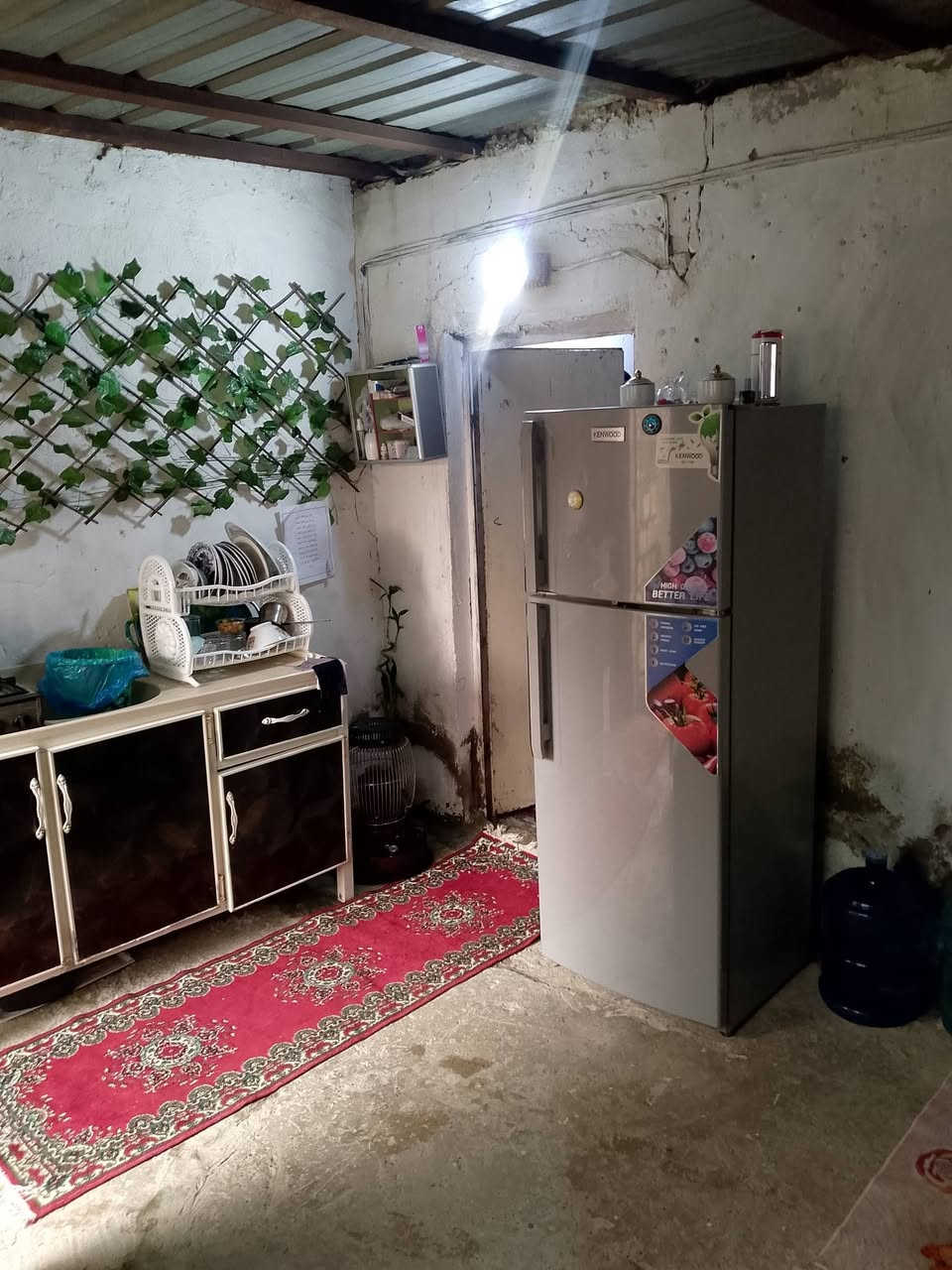 سلام عليكم بيت حواسم للبيع مسقط شارع الشركه ***********
