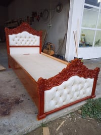 برطلة • عامود 26 • سرير