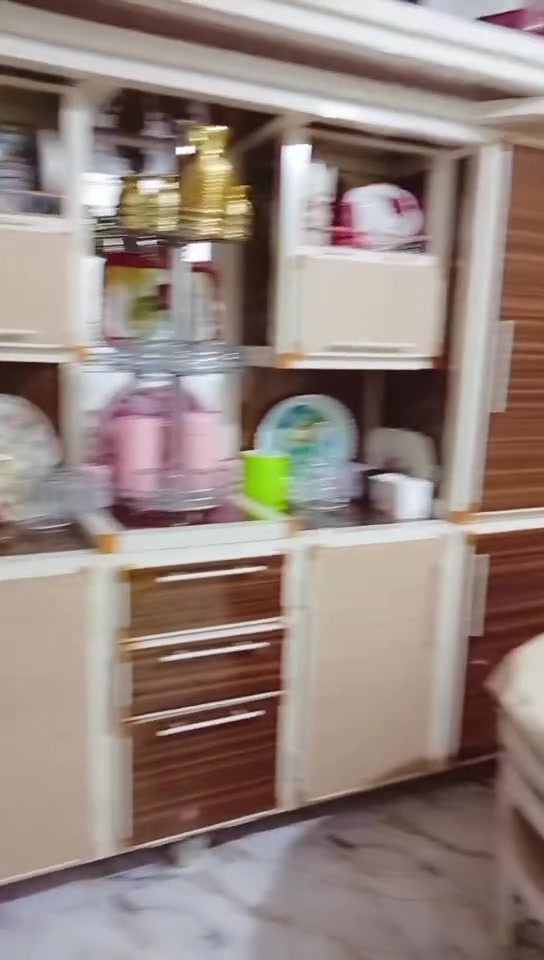 كاونتر لبيع تزكام نضيف سعره 600وبي مجال قليل العنوان حي العسكري نهاية شارع ستين وره المشروع البو جاسم شارع الملعب مقابيل المولد  ***********وغرفه لبيع  بعدهي جديد سعره واحد وربع
