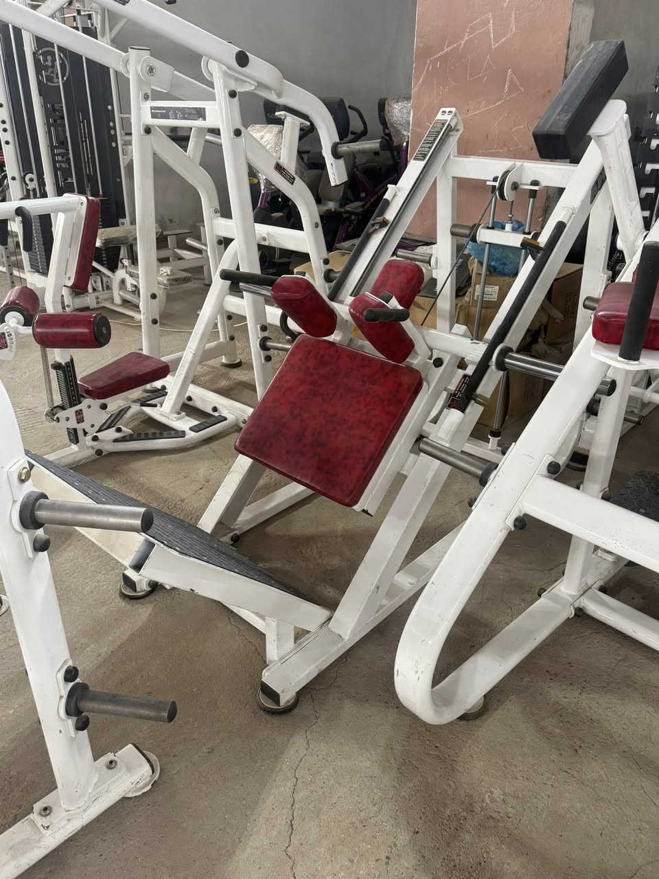 متوفر قاعة كاملة
من شركة انيوتك مستعمل
العنوان ناصريه 
***********
