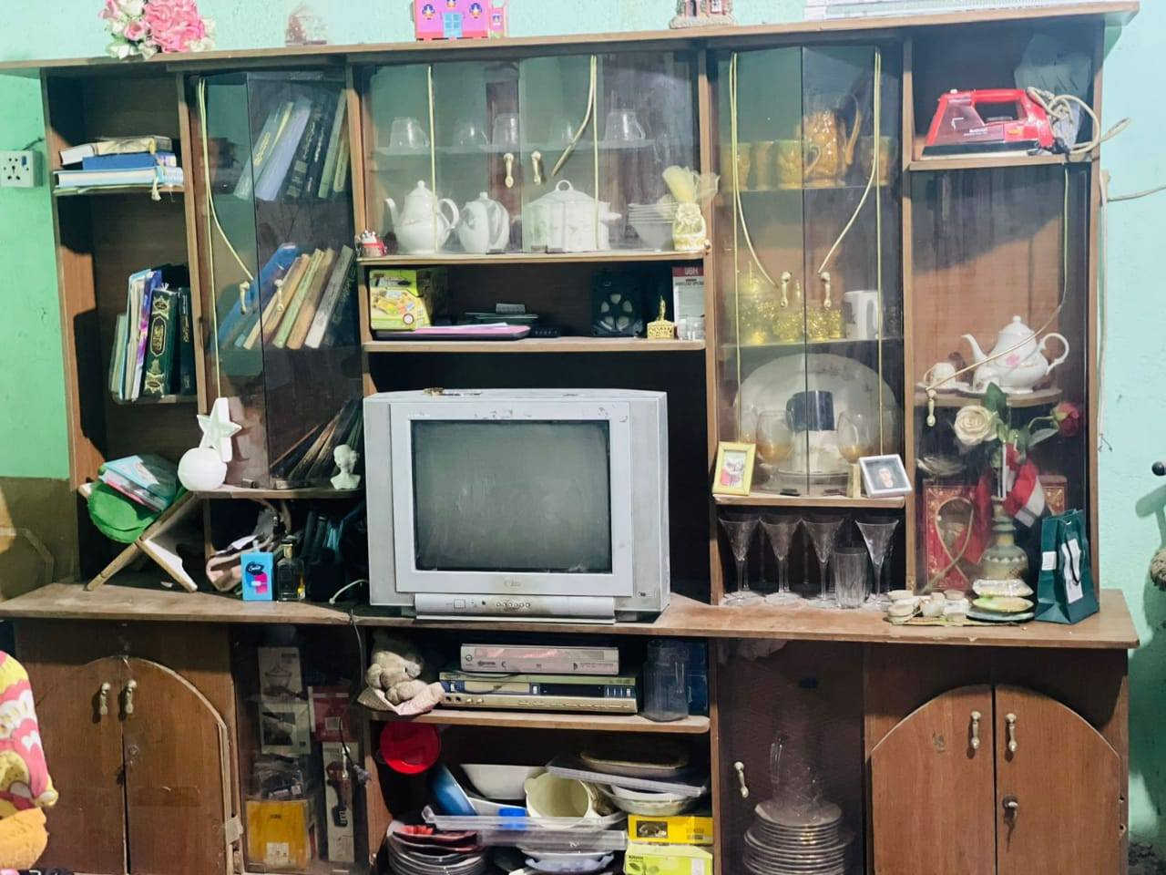 السلام عليكم 
عندي هذا المعرض البيع 
العنوان التنومه اول قطاع 
شارع 32السعر 100
اتصل على الرقم بس وتساب 
***********
