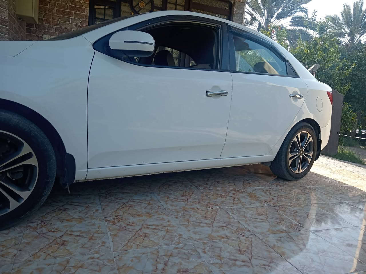 سيراتو ٢٠١٢ رقم أربيل سنويه نافذه بأسم كردي تحويل او وكاله فول مواصفات عدا البصمه والفتحه بيه بارد بسيط وصبغ هلال الجاملغ والسونار مرفق مع الصور محرك كير تبريد  صدر كفاله شفتات استيرن تبريد بيانوا مرايه شفط اشاره بالمرايه حساسات كيج حماوه ويل كب ٤ دسك يدات نيكل داخل وخارج السعر ٩٧ وبيه مجال المكان قضاء الصويره ***********
