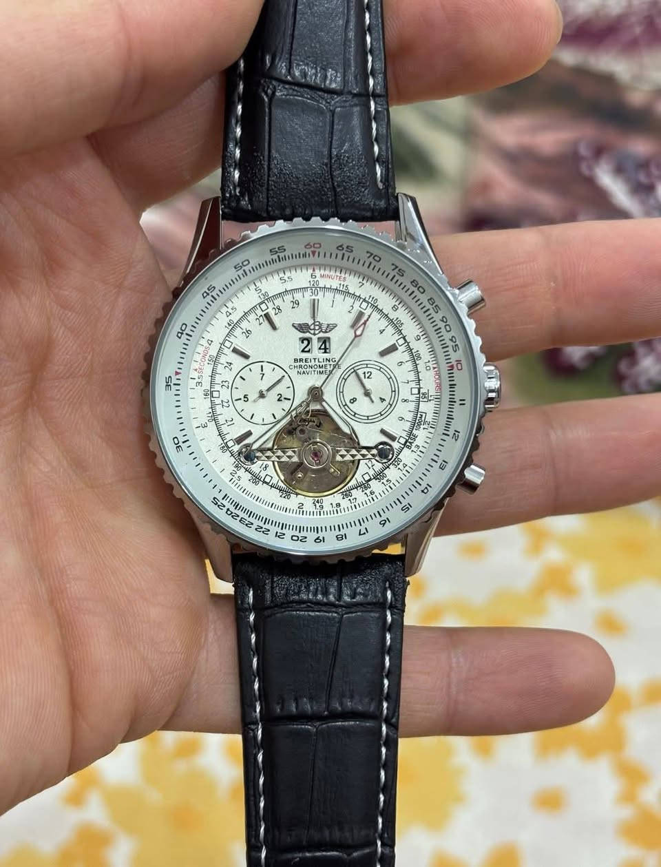 برتلنك طياريين مال بالة موديل قديم وزنها ثقيل مكينتها اوتماتيك وتكويك تشتغل نظامين
غير مستخدمة نظافتها ١٠٠٪؜ جديدة بالعلبة
قطر الساعة ٤٥ والاطار دوار
سناترها شغالة كلها
السعر  60 الف سعر نهائي ثابت مع التوصيل


**إذا كنت صاحب هذا الإعلان وتريد حذفه لأي سبب، رجاءا أرسل رسالة إلى الدعم الفني**