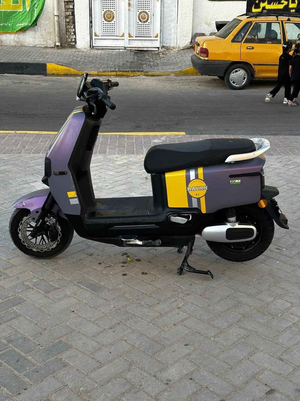 سلام عليكم دراجه شحن ريان ام عيون دراجه على أيدي ما متعبها من البيت إلى مدرسه السعر ٧٠٠وبيها مجال للشراي *********** رقم واتساب بس بغداد مدينه الصدر 32

