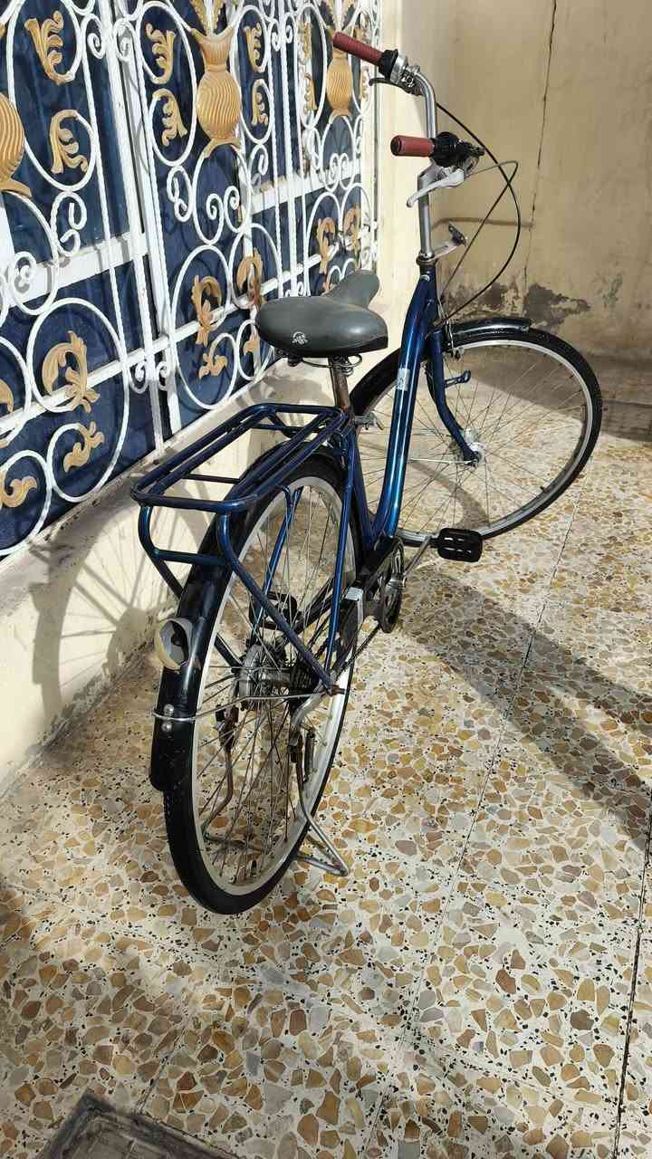 سلام وعليكم بايسكل لبيع نضيف ومابي شي سعره 75 لاتصال عله لرقم *********** وتساب
