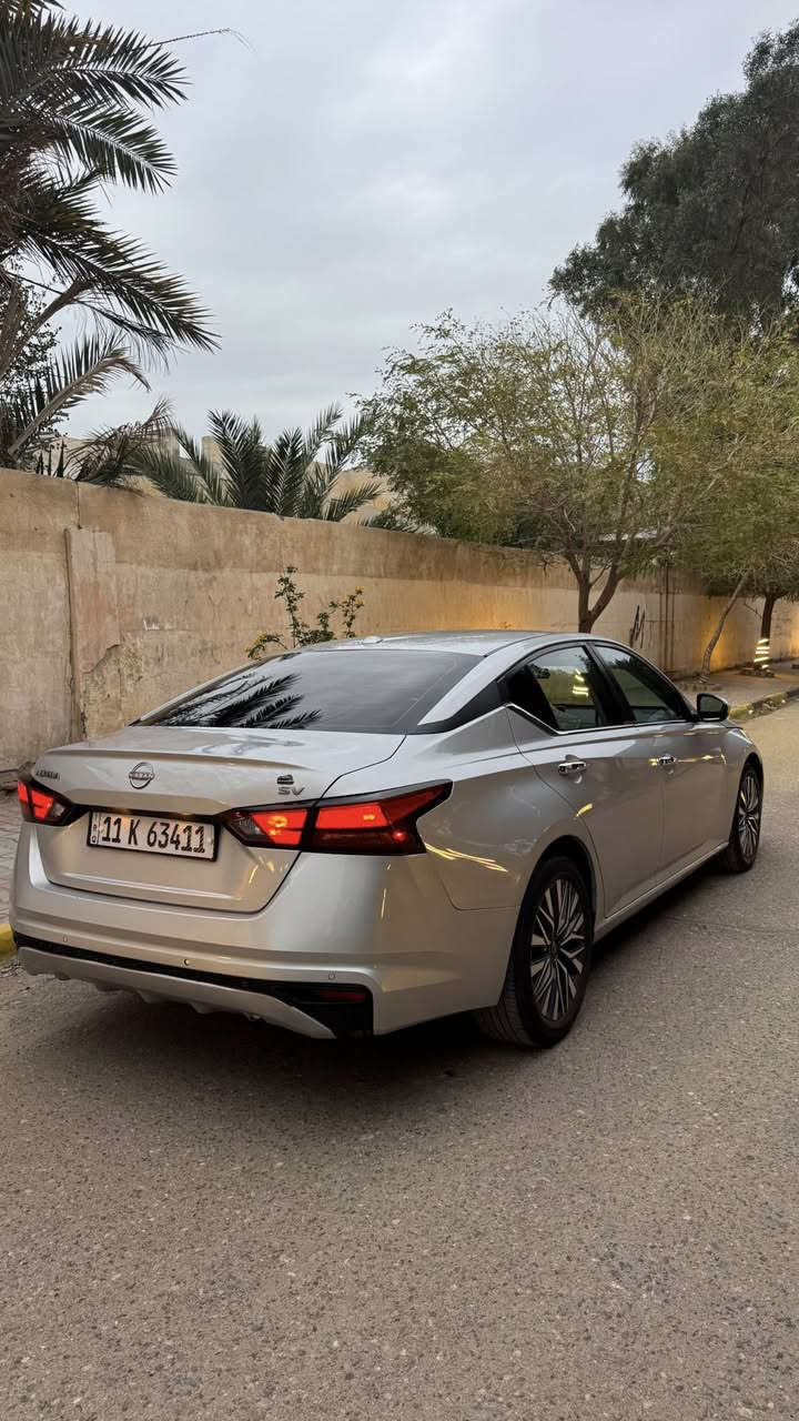 نيسان اللتما 2022
سيارة جاهزة ما بيهة نقص 
ماشية 55 الف ميل 
حادثهة حرك بلداخل وصار بيهة صبغ ربع القمارة فقط 
موصفات sr 
داخل ابيض 
كشن كهرباء 
بصمة ابواب 
رادارات محيطية 360 
شاشة وكامرة 
ويل جبير
وباقي الموصفات معروفة 
السعر 132 ورقة 
مكاني بغداد العامرية 
رقمي ***********
