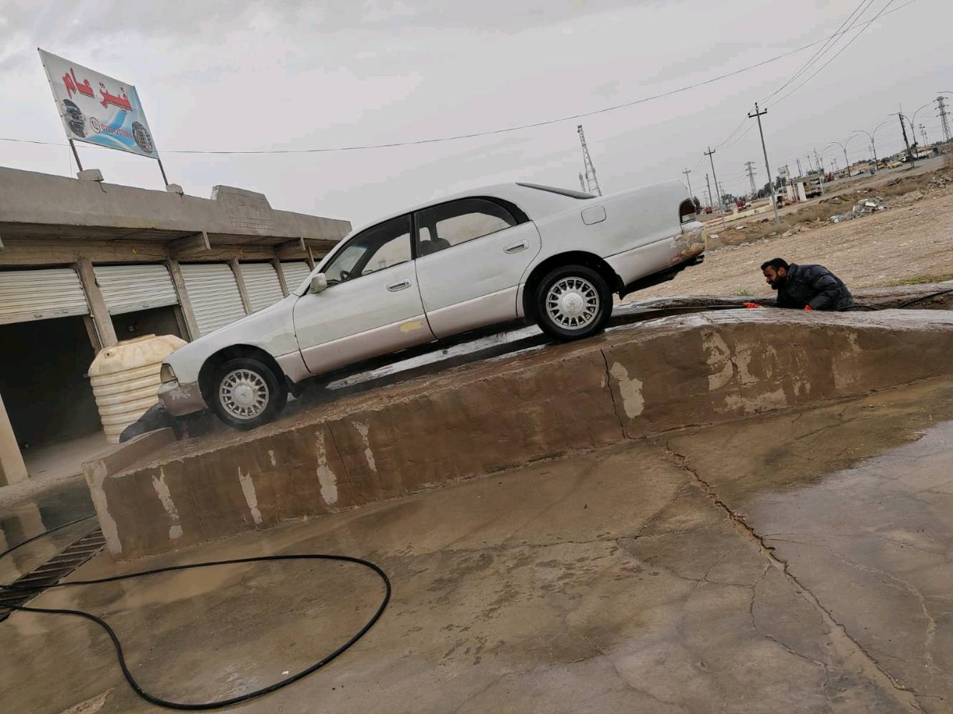 السلام عليكم تويوتا كراون  ماجستة موديل 1991 رقم دولي ديالى مكفولة من الكص ونقل الجثة تحويل نفس اليوم هزة تنتهي 2026 للبيع او المراوس السعر 45 مكينه 2500 ديلكو جديد تخم تاير نوزل بلك عقل ضفيرة كير محرك كلة تمام السيارة عوزها بس جوزة صباحية وباور بيه ونة