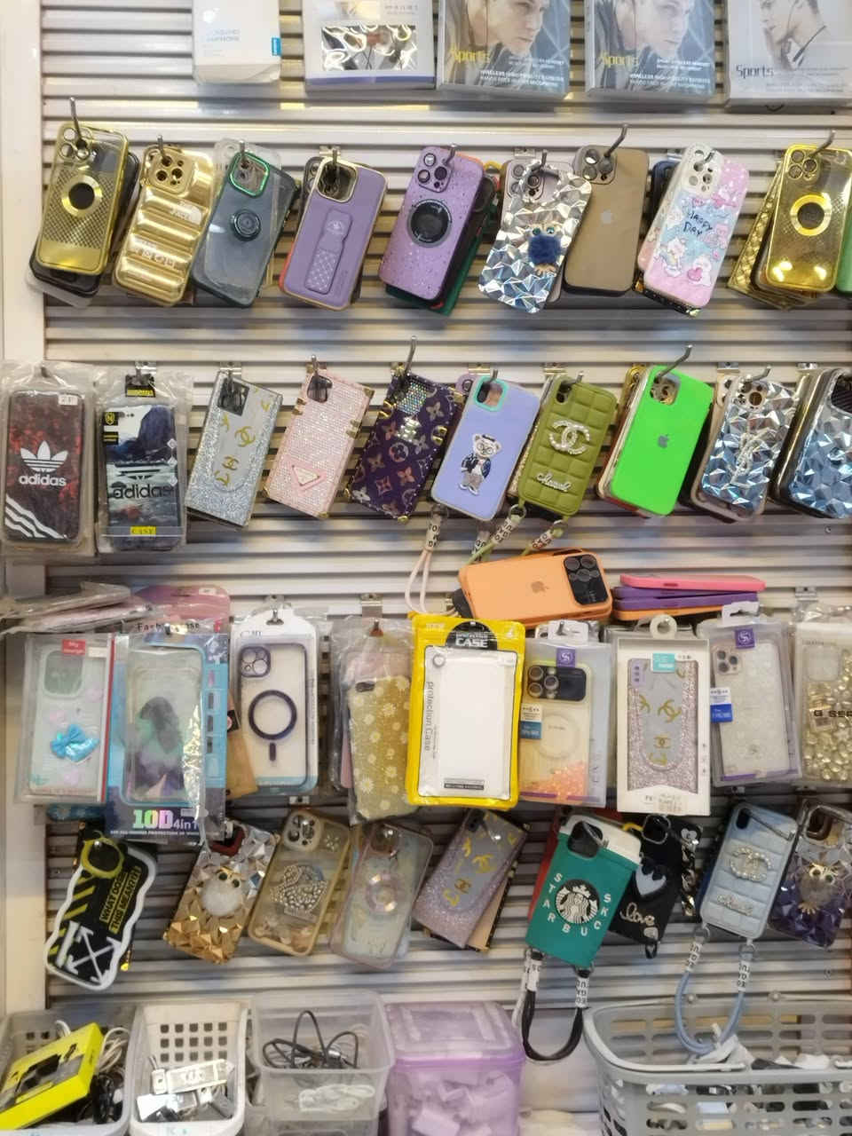 كفرات جميع انواع الأجهزة ابيع شلعه كامله تجي وشوف بعينك كل حديث ما بي قديم الايفون بجميع انواع 
الكفر ع 250 دينار 
نجف حي الجزيره 
***********
