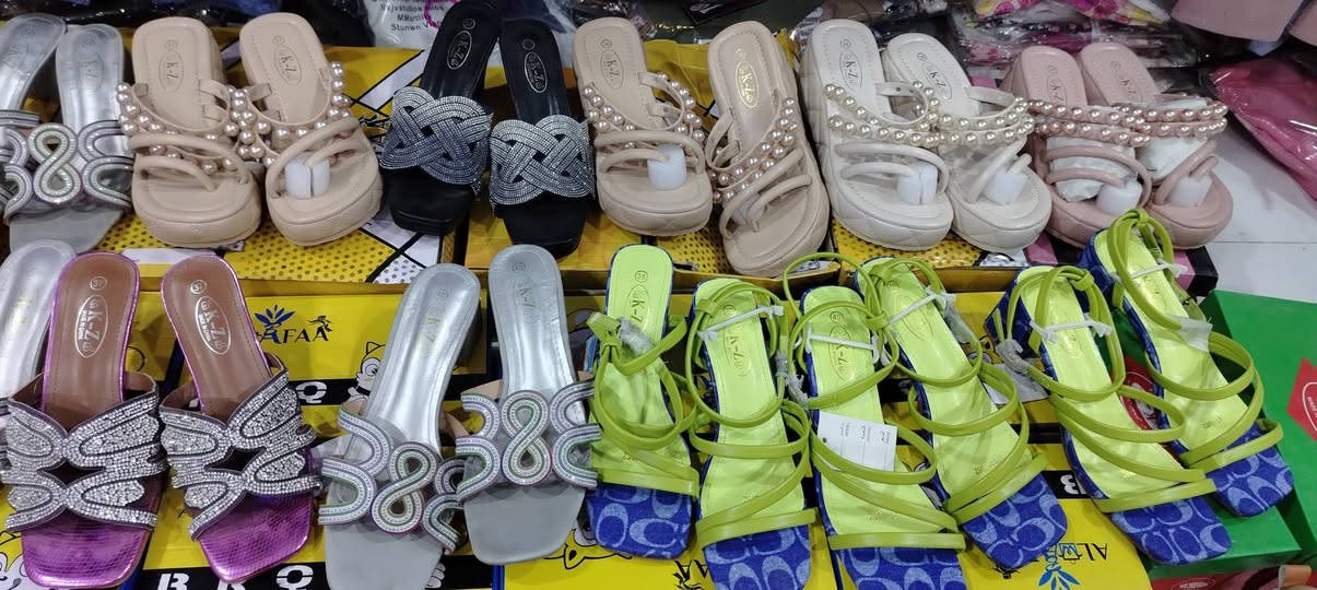 عرض خاص بنات مساء الورد حبايب اجيتكم بعرض 👻👻
بنات العرض الاول شحاطات ونسائي ومحير بسعر 4تالاف بس
والعرض الثاني بسعر 3ثنين ب5
بنات ستغلو العرض العنوان حي العسكري الاول شارع اسواق طيبه مقابل سنتر جود كوزمتك حيدر المجمع ابو درج بدارت ندوش تنورونه بي وقت ويتوفر توصيل ذا تحبون الحجز ***********
