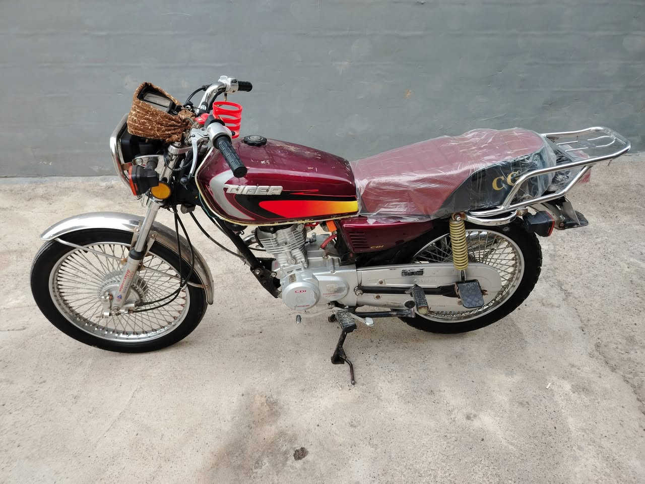 سلام عليكم  ماطور تايكر للبيع باب اول شرط مامفتوح منفيس بي  2020 سعر 370 ***********
