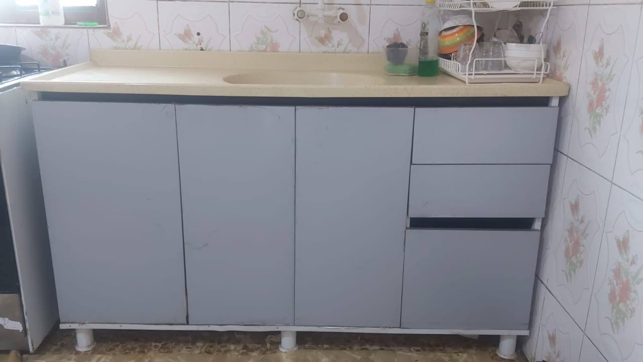 السلام عليكم كاونتر خشب mdf استعمال 4 اشهر 
نضيف اخو الجديد  السعر 450 وبيه مجال العنوان البصره قرب جامعه الكرمه  الرقم ***********
