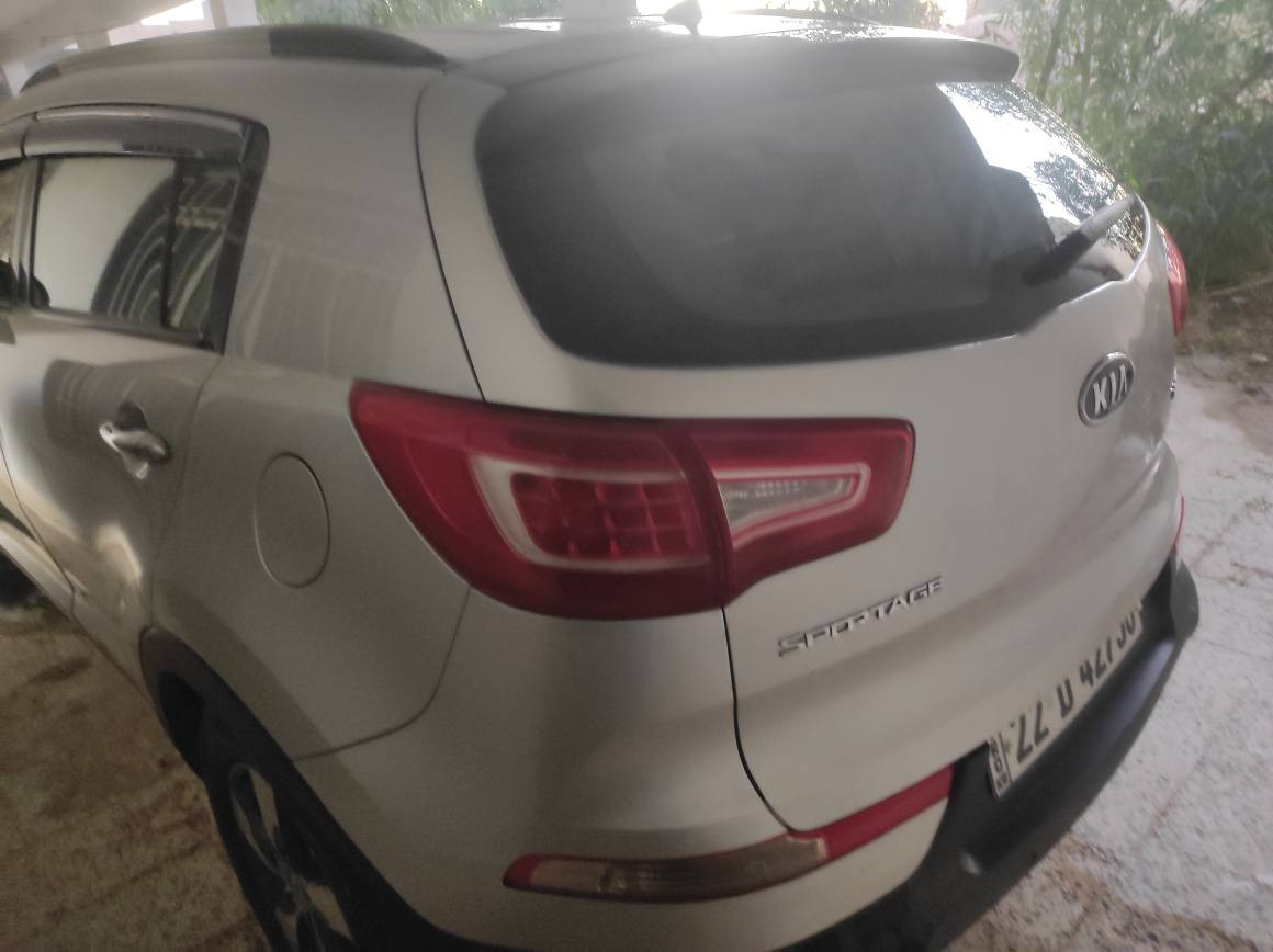 كيا سبورتج خليجي 2400 اربيل رقم نكليزي مالكها ديوانيه مكفوله من الصبغ والبارد سلفر للاستفسار اتصال *********** بيع او مراوس بسورنتو ابيض خليجي 6سلندر 14 ديوانية, القادسية
