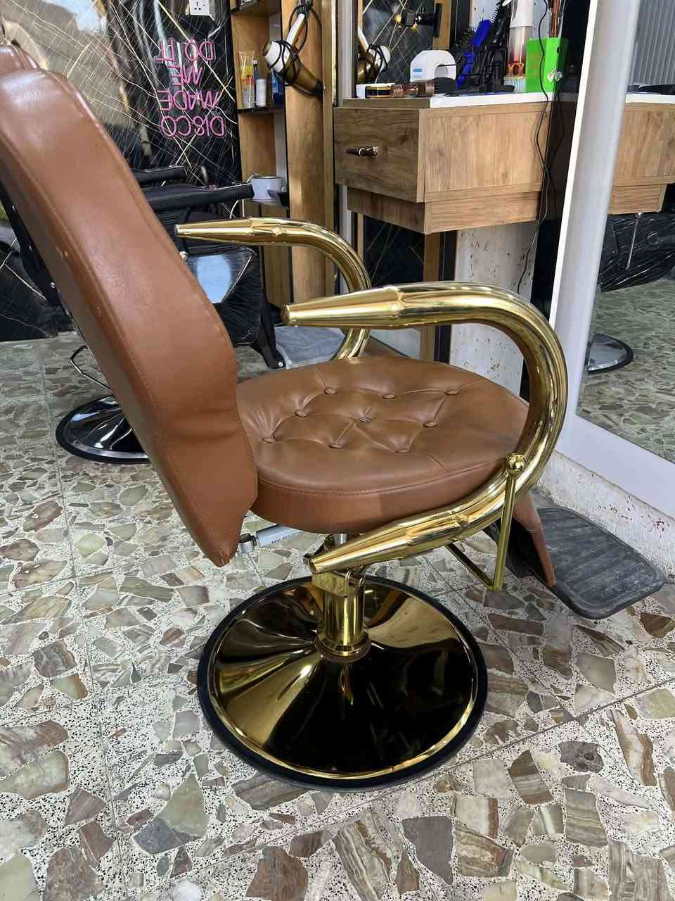 للبيع سعر خاص او اتصل واتساب مدينة الصدر قطاع 24مجاور مجمع الصادق للدوات السيارات ***********
