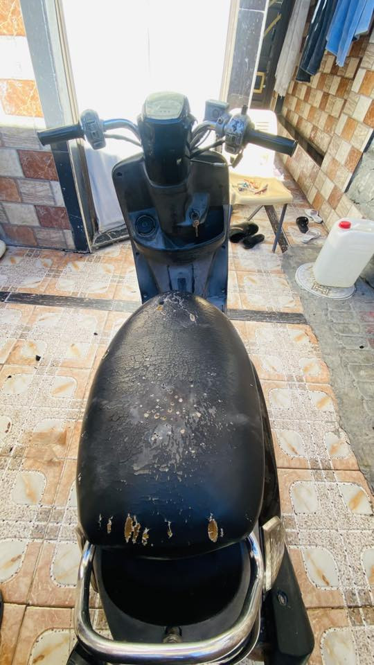 ماكس بوليسي بوشه ٤٩ كفرات بلاديه
نواقصها باتري كيلومتر كتف اشير 
مكان كربلاء حي لوفاء
سعر ٥٠٠ وبيها مجال 
***********
