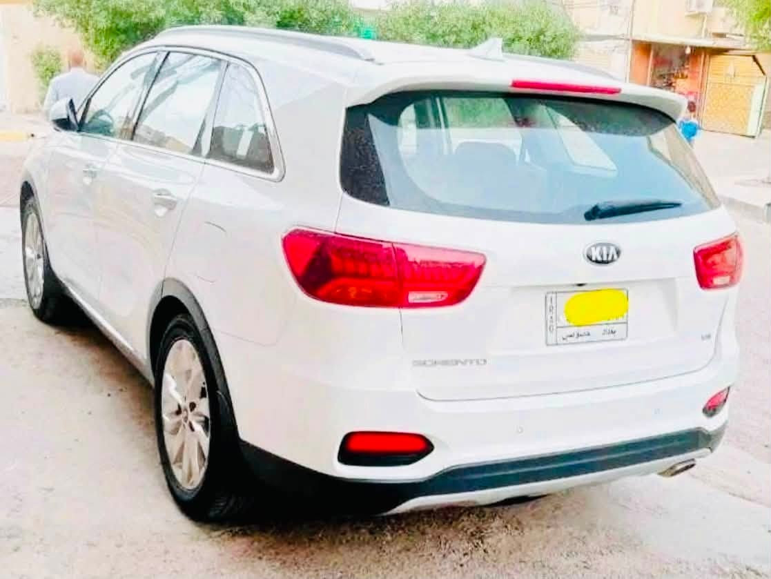 السلام عليكم
للبيع كيا سورنتو موديل 2019 خليجي 

6 سلندر 

7 راكب 

3 قطع تبريد 

كفاله من الصبغ والتبديل 

عدا بارد ملاحضات 
رقم بغداد دولي الجديد 
للاستفسار 

***********

