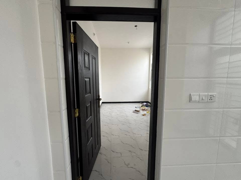 السلام عليكم بيت للايجار بالبكرلي طريق البوحمير قرب محطة البانزين خانه الجديده يبعد عن الشارع العام 40 متر  مساحه 200 متر بناء حديث طابقين يحتوي على ثلاث غرف نوم
الطابق الاول يحتوي على غرفتين واستقبال كبيروكلدور وكلدور كبير  ومطبخ كبير 
وصحيات وحمام ومنور 
الطابق الثاني يحتوي على غرفه 

سعر الايجار 375 وبي مجال

للاستفسار الاتصال على الرقم *********** حسين المعموري
