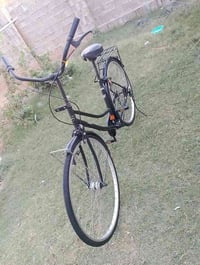 عندي هااذ الباسكل للبيع حجم 27جديد بعده مال حاويه والله العظيم  تخم تا...