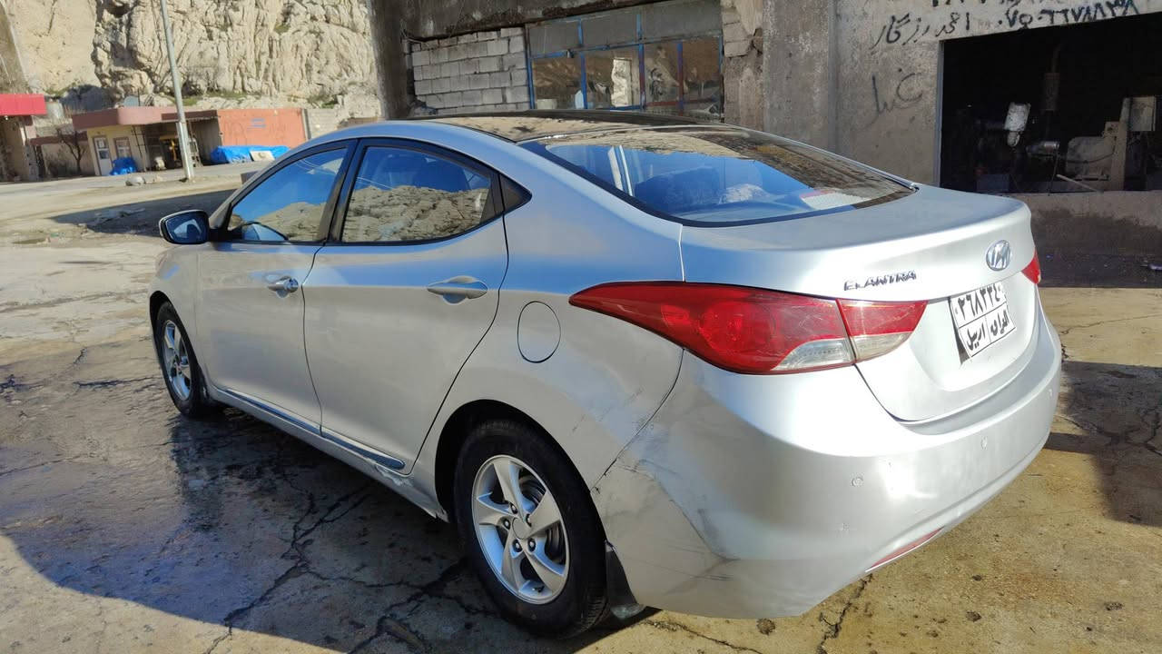 النترا۲۰۱۲، فول مواسفات ، بيها ۳قطعة صبغ بدون دواخل  و قمارة بيها جراد ، تحويل و وكالة شرط، سعر88ورقە         عنوان اربيل.خليفان ، ر.م/***********
