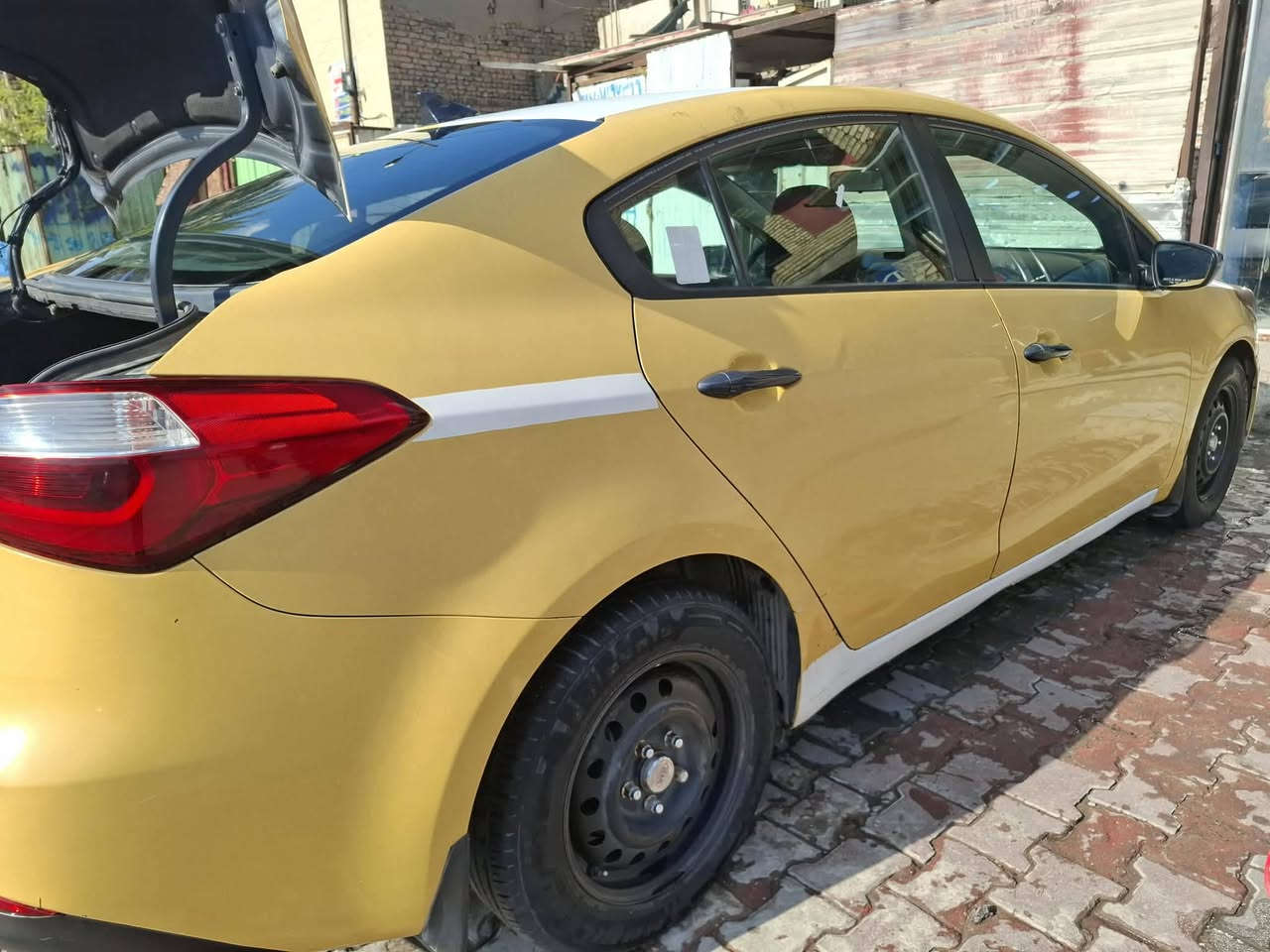 السلام عليكم كيا فورتي 2016 وارد امريكي مكينه دوش حادثهه الباب السائق ***********
