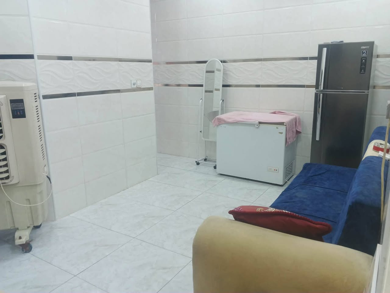 دار للبيع م١٠٠طابو زراعة سند ٢٥سند باسمي يتكون من غرفه ومطبخ كلدور وصاله صحيات داخليه وخارجية  عنوان شارع ١٠٠رابط نزل حجي علي علما دار ع تبليط يبعد عن شارع العام ٢٠متر. عل علم البيت يحتوي عل برج انترنت أشهر 150  امراوس اوبيت او قطعه اسعر ٧٥ وبي مجال قليل هذا معروض يم مكتب الجشعمي العنوان شارع 80 قرب بانزينخانه الاضواء  ***********
