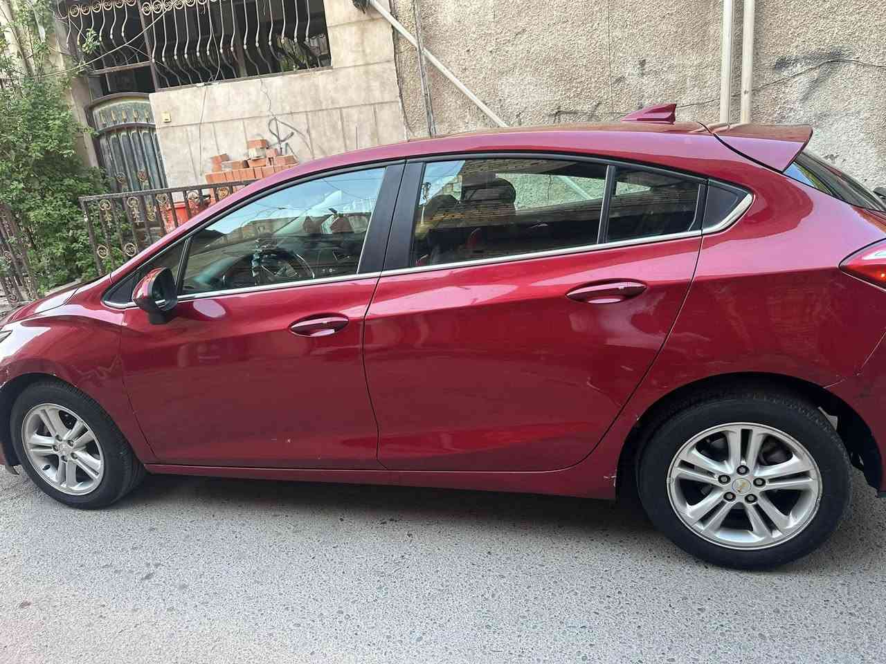 شوفر كروز 2018
كير محرك مكفولات 

حادثها قطعتين بدون دواخل 

كار بلي 

صدر نضيف 

تبريد ثلج 

سيارة كاملة متصرف عليها شي 

سعر 90 ورقة 
***********
