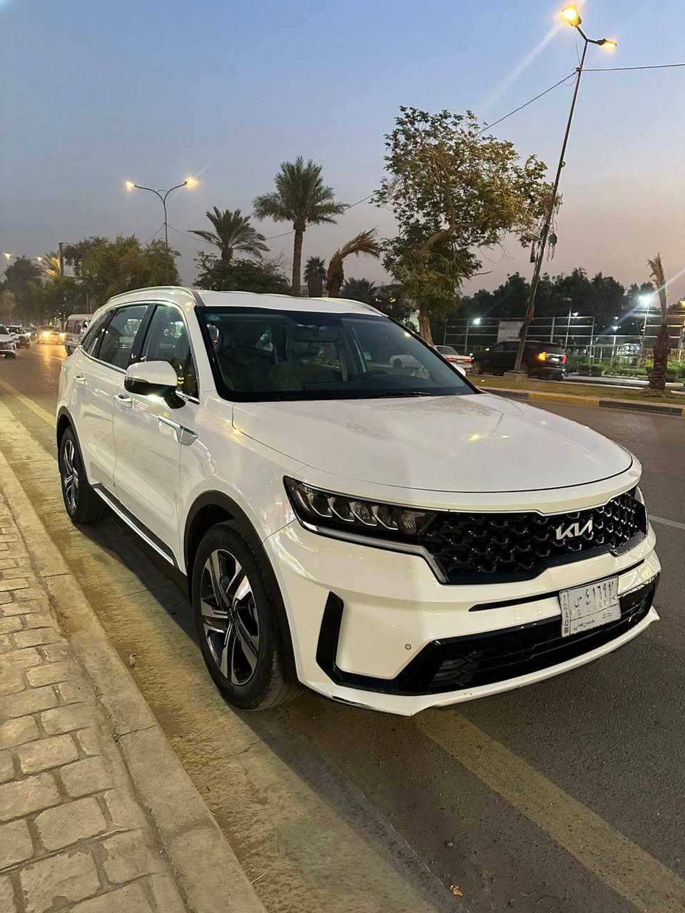 سورينتو موديل ٢٠٢٣
استلام شركه
 ٧ راكب ماشيه ٥٠ الف
 ٤ سلندر
دعكه بسيطه بلصندوق موضحه بلضور
للاستفسار *********** بغداد, العراق
