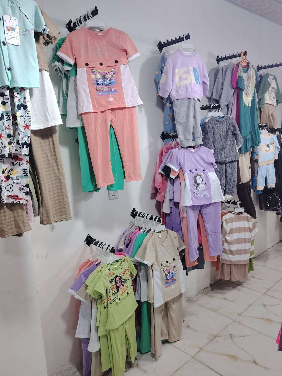 السلام عليكم بمناسبه حلول شهر رمضان الكريم سوينالكم عروض في الملابس الصيفي والبهاري تحطيم الاسعار القطعه ام ١٠ وام ٨ يمنه بس ب ٥ الف دينار عراقي اي قطعه داخل الصوره ٥ الف دينار فقط ويوجد ايضا قطعتين ب٥ وثلاث قطع ٥
موقعنه حي الأسرى شارع الفوج مجاور اسواق صديق
تشرفونه اهلا وسهلا بجميع


**إذا كنت صاحب هذا الإعلان وتريد حذفه لأي سبب، رجاءا أرسل رسالة إلى الدعم الفني**