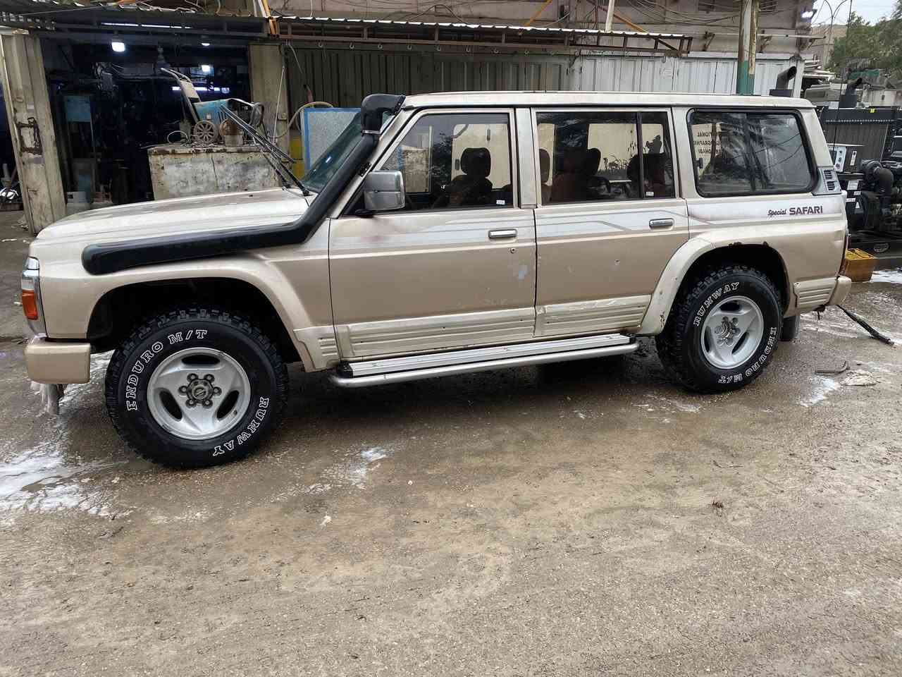 سلام عليكم نيسان باترول موديل ٩٤ سفاري بانزين وغاز السياره ابلدي بس الذيول مال الجاملغ مصبوغات تبريد ٣ قطع ثلجه عداد ٢ تتفاء شغاله كهربائيات شغاله السياره بغداد مشروع وطني ابسمي مكاني بغداد ***********
