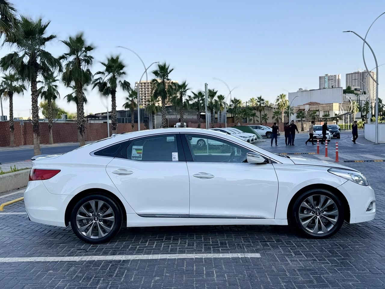 ﷽
‏🐎2013🔥خليجي HYUNDA AziRA
◽️محرك (V6🐎3000 ) ستة سلندر🚀🚀
🔷داخل لونين(بيجي+عنابي)🧿 
🔷ماشيه ( 200 ) الف 
🔷سياره فول مواصفات بس بدون بانوراما
🔹محرك مفتوح بس بشرط بشرط تفحص الكير بشرط لاطبة ولا كل شي كله عل فحص

◽️سيارة بيها ( بس نص جاملغ امامي جهة السايق و نص باب مال سايق ) بدون دواخل بشرط
🔹سيارة جديد حيل حيلوة نضيفة
🔹سيارة داخل و خارج كل جديد📦

◽️مواصفات
🔹( بصمة -  ٣پردات بلاد - كشنات تتفيئة - كشن و ستيرن خزن -تبريد مركزي - حساس أمامي و خلفي - لايت ليد و زينون - داخل فورميكا -  شاشة تسلا أرقة نوع_مراية كهبراء+اشاير ترحيب )

بسميً السنويه بشرط تحويل و خرامه
سياره مابيها دينار مصرف كامل من كل نواحي

◽️نظافه ١٠٠٪؜ كامل سيرفس بدون نقص و بدون مصرف سياره اي نقص مابيها 
4 أيطارات جديدة تاير و ويل

نفسل يوم /تحويل و كاله حاظر
مكان / داخل  أربيل 🌆

◽️سعر _ 104💣 مجال بصيط 🔐
◽️موبايل📞☎️ __*********** 📲 واتساب +فايبر بي
