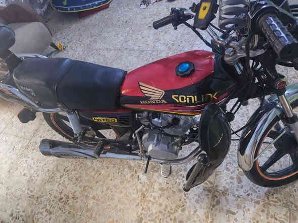 سلام عليكم
أربعة كير سلف هندر دراجة نضيفة خير من الله كاملة كبل لشارع أوراق موجودة موديل 19 مدينة الصدر 
***********
