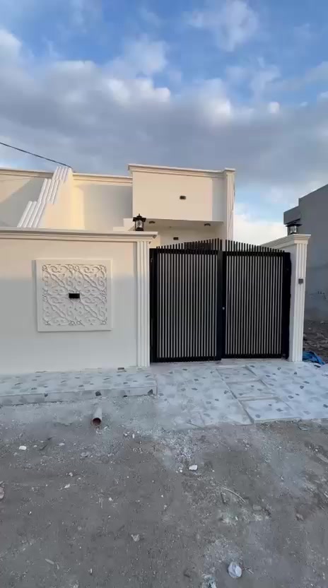 بيت للبيع ١٠٠ صفر فول بناء درجة أولى 
🔰عنوان كركوك حي بدر
🔰فرع خدمات ابو كرار 5 فرع من شارع العام فرع مقابيل 🔰أسواق صباح يبعد من شارع الصب ٥٠ متر 

👇***********👇

سعر المطلوب 50 مليون وبي مجال
