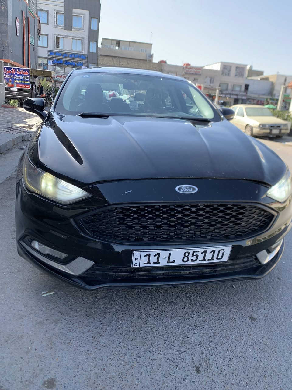 فورد فيوجن 2019 
تيتانيوم ايكو بوست
فول مواصفات
مكينة 2000 turbo
ماشية 63 الف mi
حادثها موضح بلصور 
فتحة 
بصمة 
كشنات كهرباء 
وجلد تدفئه تبريد وخزن بلكشن
لات زنون عالي ناصي بلوجكتر 
ليد امامي
ليد خلفي 
كير ماوس 
شاشة كبيرة ماركة سوني بلادي
سستم سماعات بلادي صوت خرافي
كامرا خلفيه 
حساس خلفي 
رادار جانبي و امامي وخلفي 
قفل ابواب ذكي 
اشاير بلمري 
كيجات الكتروني 
تحكمات ستيرن فول 
شفتات ستيرن 
رقم بغداد الجديد ب اسمي وهزه جديده قبل شهرين 
مكاني بغداد حي الحسين 
***********
السعر 129 وبيها شي بسيط
