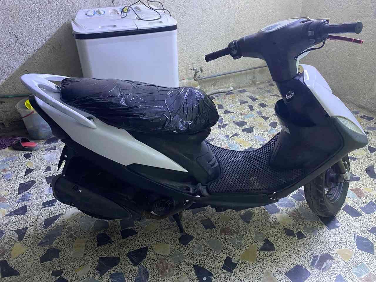 السلام عليكم دراجه ماكس عدله دراجه كهربائيات كلهه شغاله كابريترهه شويه تعبان وشاطه مال سلف عطلانه بوشه ٥٥السعر ٤٠٠وبيهه مجال مكاني ام الكبر قرب مطعم الركن السوري ***********
