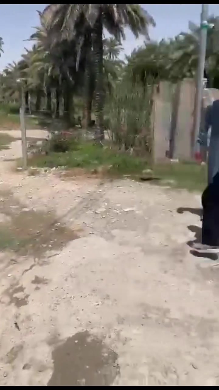 سلام عليكم
بيت في حواش قلعه مساحه 1100
بيت يحتوي عله مطبخ بارد +مطبخ حار +غرف نوم 3+صاله+تسقباال + غرفه خطار معه تخم + مساحه لكراج يلزم 4سيارت +بستان بنواع الحمضيات ونواع انخيل النادر....... ولبيت يحتوي عله 4سقايف حديثه...... سعر خاص ***********
