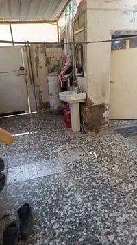 نصف قطعه للبيع مساحة 72 م قطاع 56 خالف مركز الكرامه 07710799115