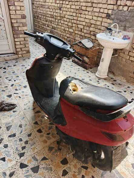 سلام عليكم دراجه فراشه شغاله بس لمكينه بيه دخانه اوراق بأسمي لسعر 200 بيه مجال للشراي مكاني حي العسكري لشراي يتصل *********** ومتواجد خاص
