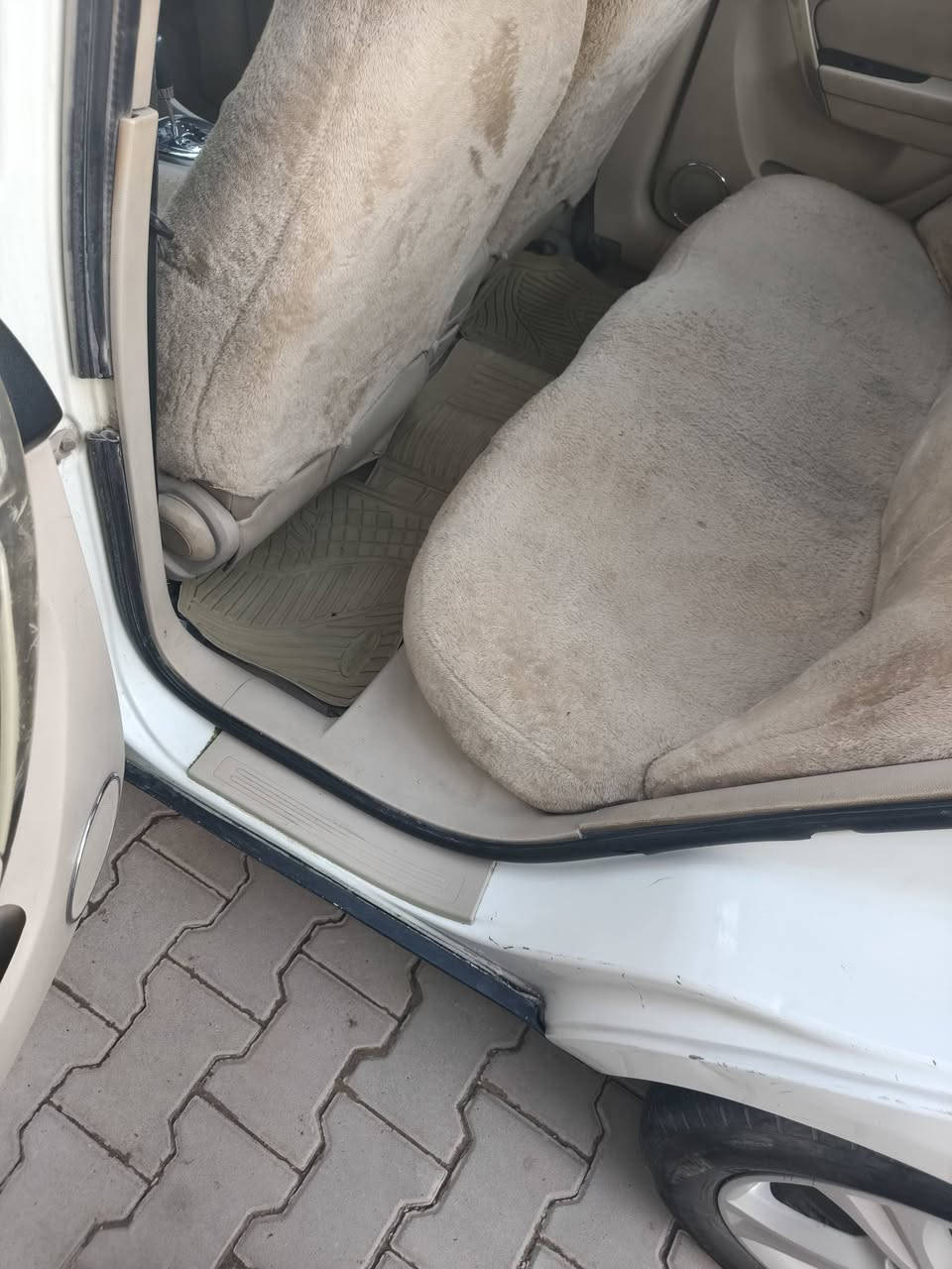 شيري a3 موديل ٢٠١٢ رقم نجف
تبريد تايرات حداديه ١٠٠/١٠٠
كير مكينه 
رايدها بسعر ٣٠ 
***********
