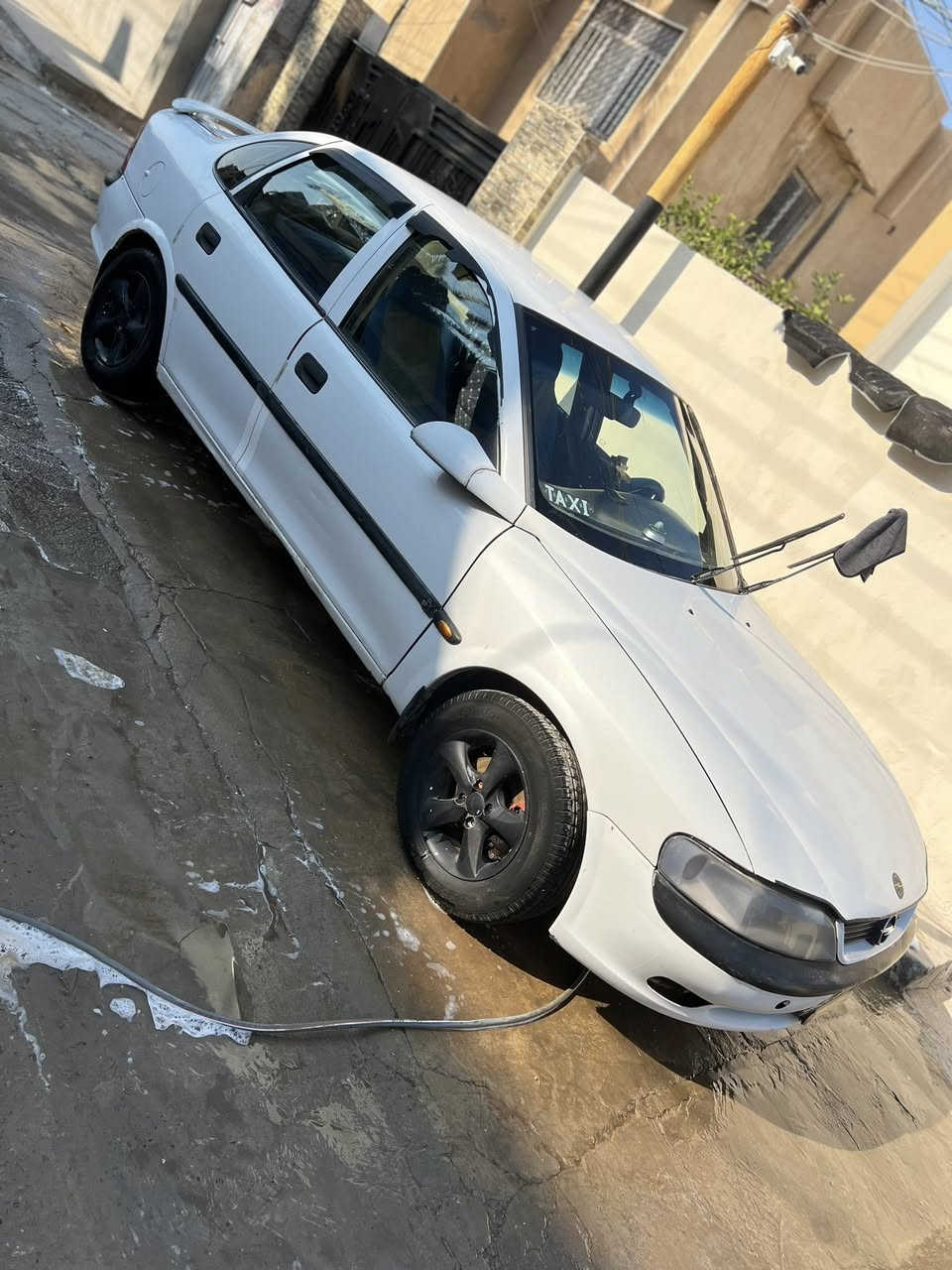 سلام عليكم اوبل فكترا موديل 1997 محرك مفتوح حجم 2000كير عادي سياره مناقصها شي الحمد لله تخم تاير جديد الشراي يجي يشوف بعينه النضافه سعرها 45$ وبيها مجال مكاني سامراء ***********
