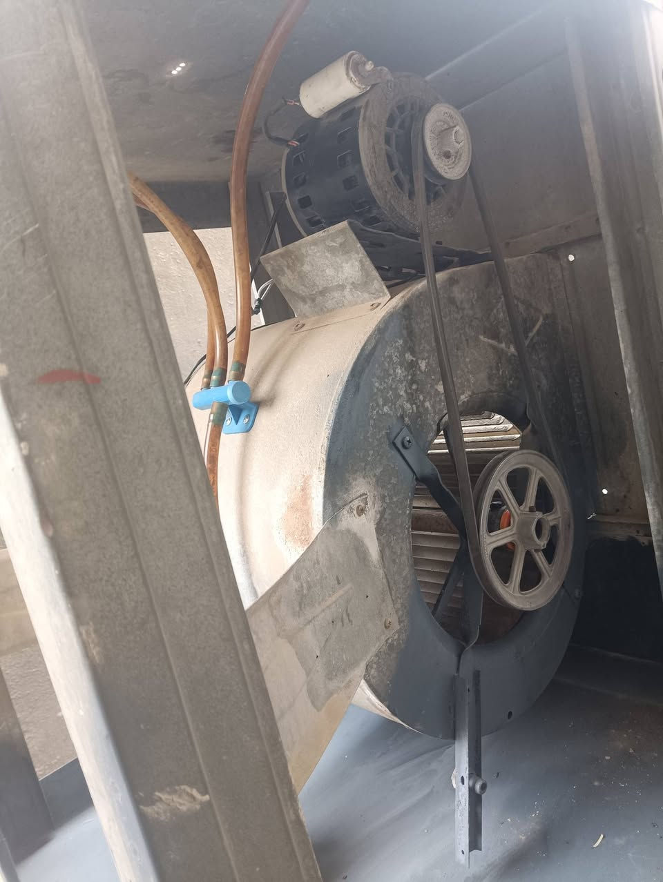 مبردة للبيع حديد مغلون سميك سعرها 200 الف
ماطور جديد نحاس اصلي واتر بم جديد
الرقم ***********
