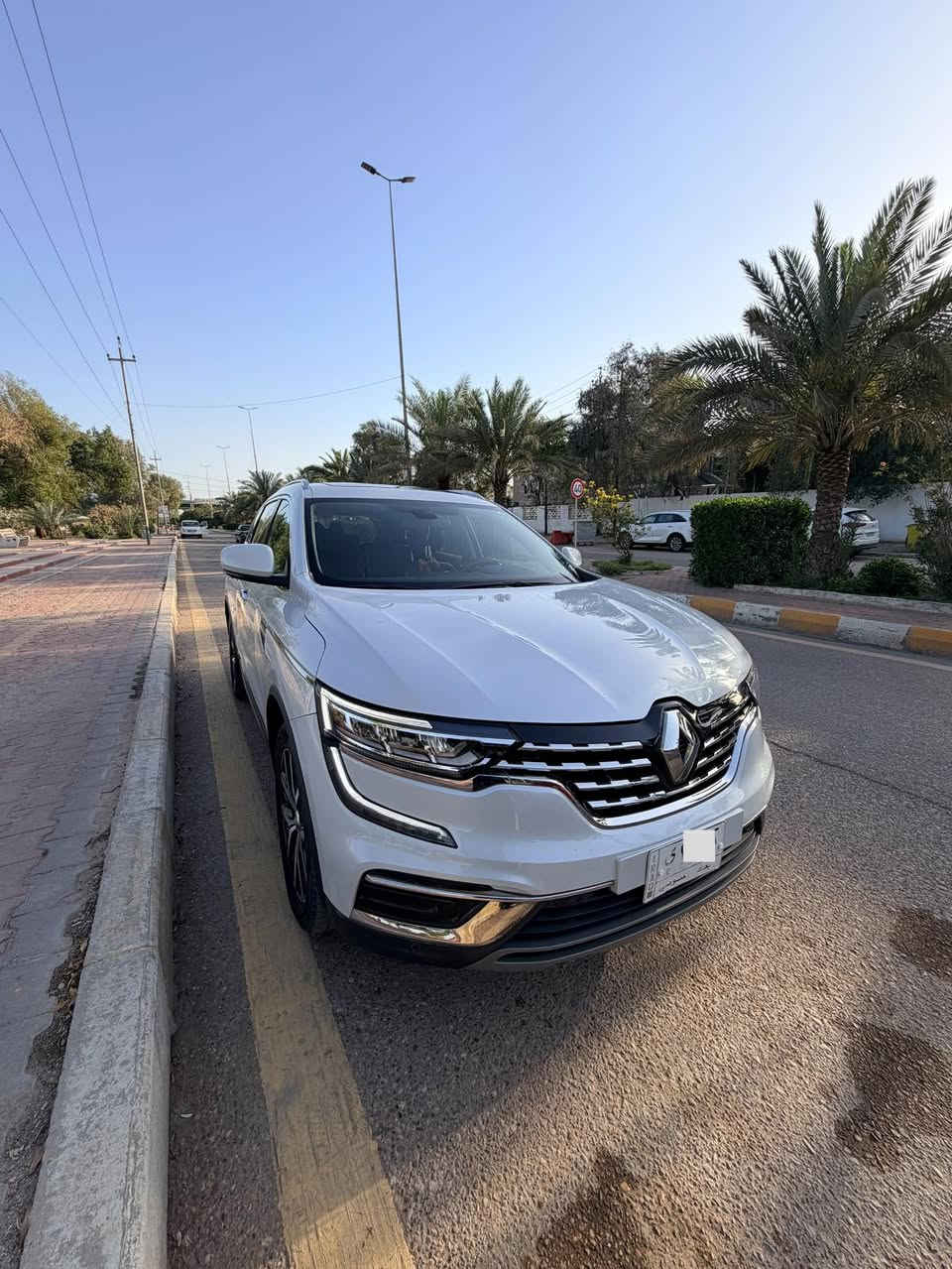 رينو كوليوس 2023 فول مواصفات ، رقم بغداد ، ماشية 18,000 كم 
سيارة نظيفة بيها ضربه خفيفة بالدعامية بالجانب مبينه بالصورة ، السيارة حرة ، محرك 2500 

سعر 210 وبيها مجال بسيط 

للأستفسار ***********
